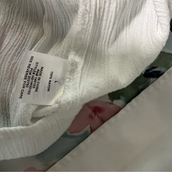 White Ruffly Top - Picture 3 of 3